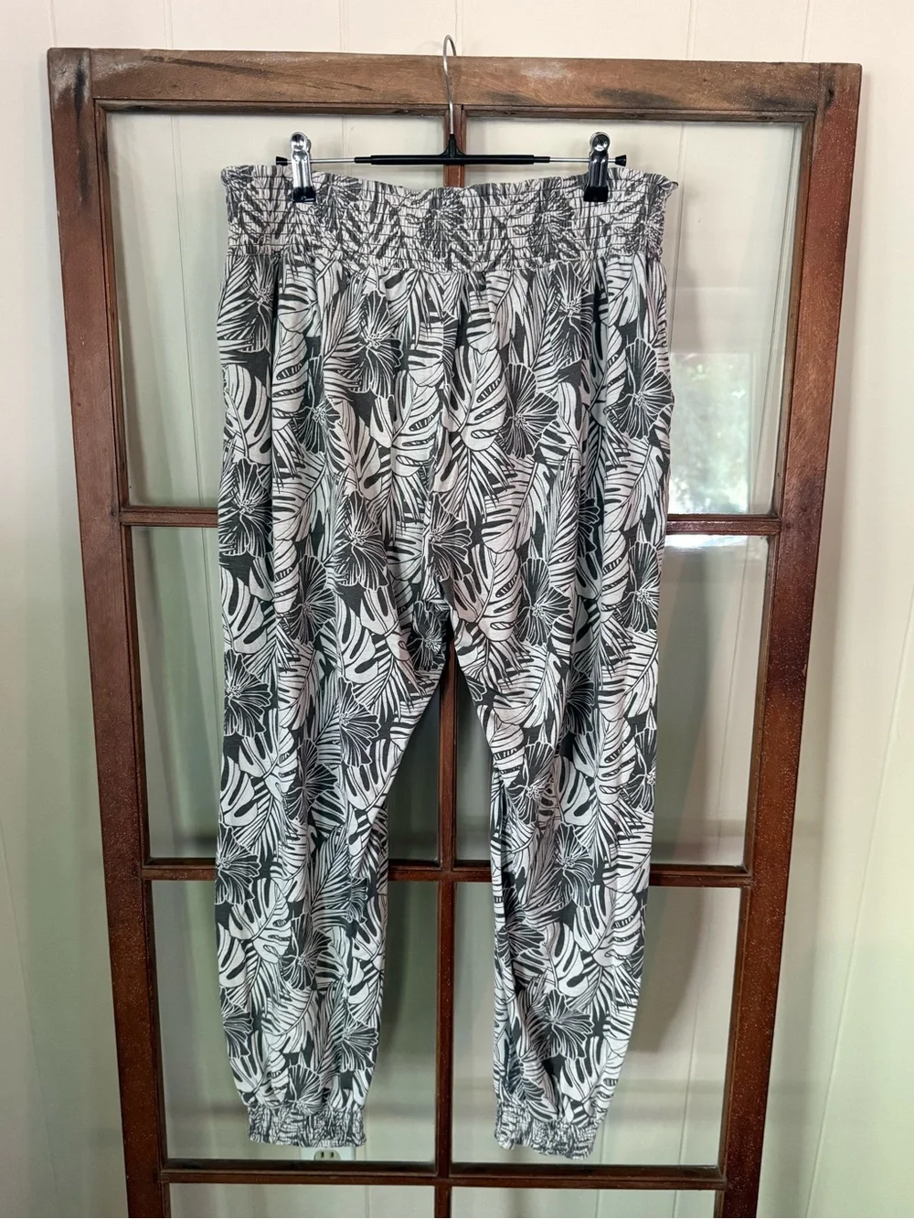 Pact Organic Lightweight Beach Jogger White Green Leaf Print Bohemian Pants - XL